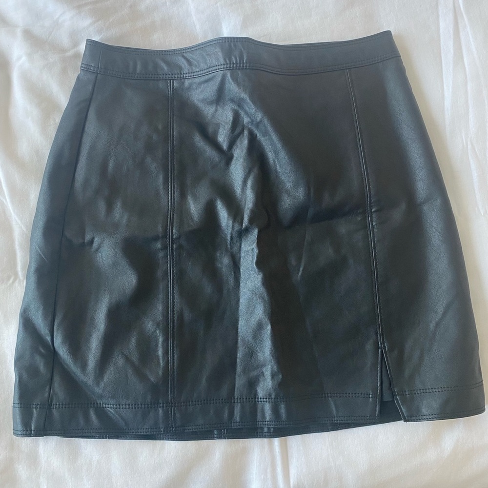 NWT Abercrombie and Fitch Black Pleather Skirt